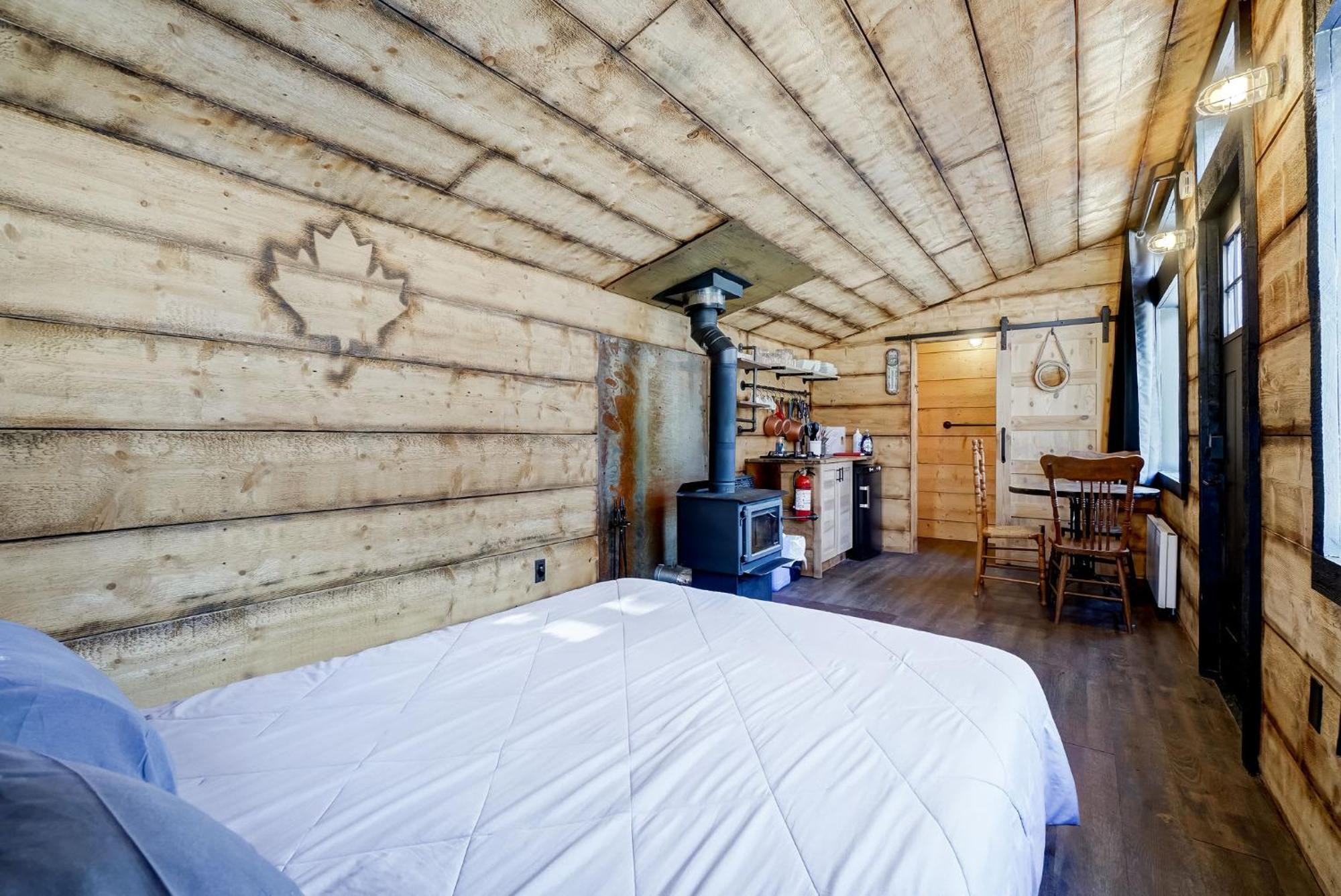 Your Cozy Cabin Retreat Saint-Remi-d'Amherst Экстерьер фото