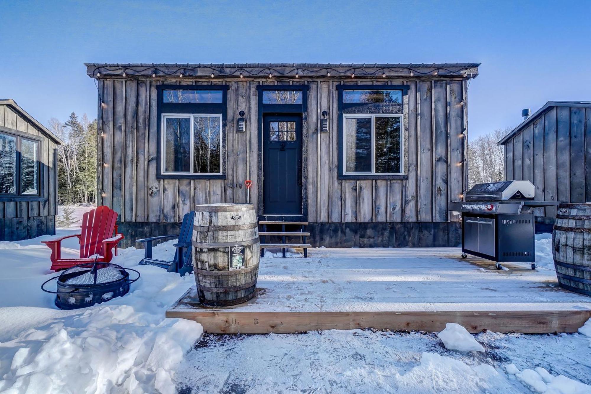 Your Cozy Cabin Retreat Saint-Remi-d'Amherst Экстерьер фото