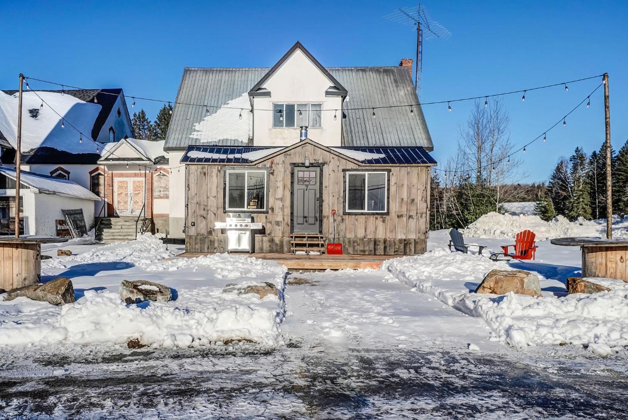 Your Cozy Cabin Retreat Saint-Remi-d'Amherst Экстерьер фото