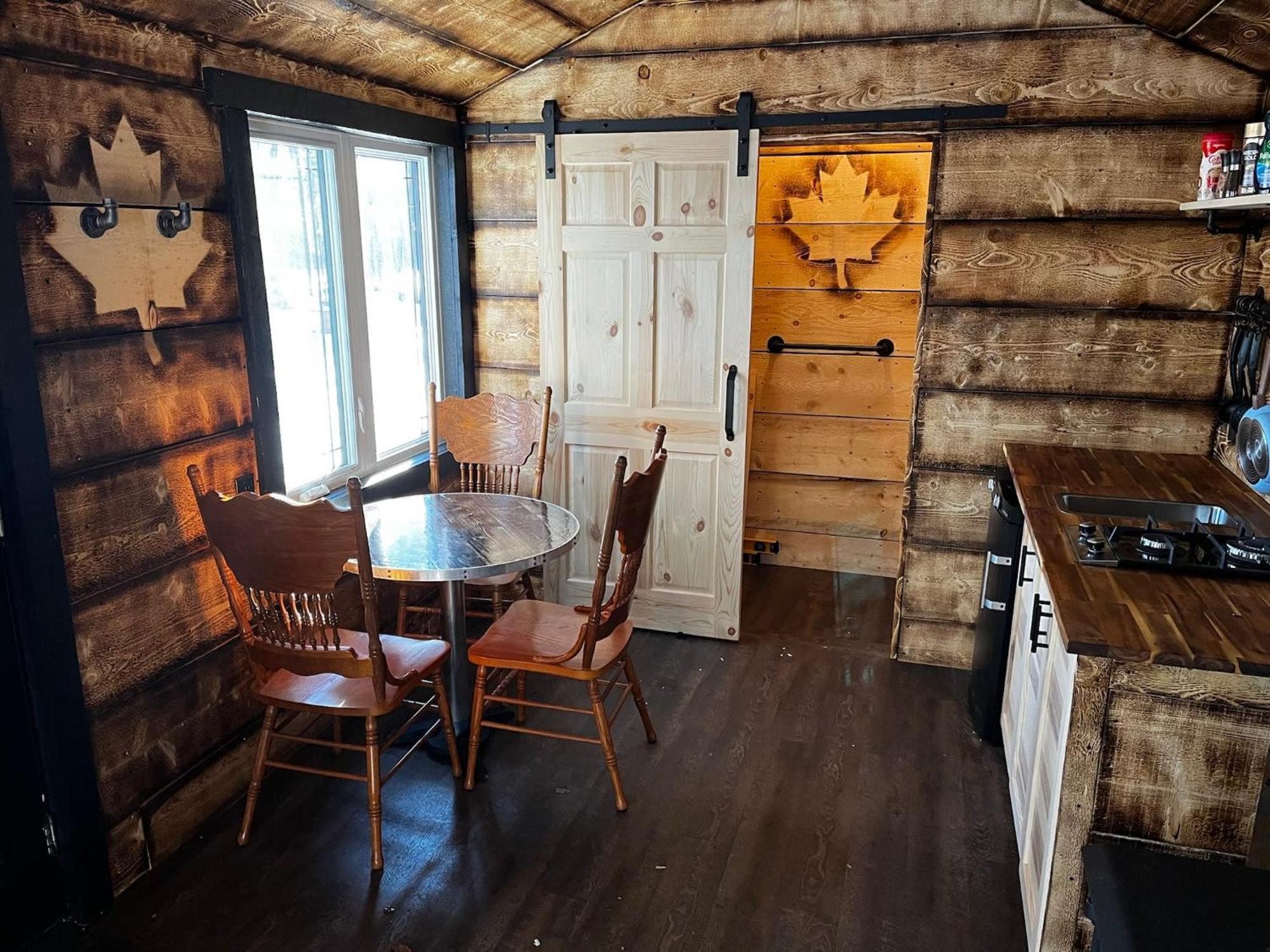 Your Cozy Cabin Retreat Saint-Remi-d'Amherst Экстерьер фото