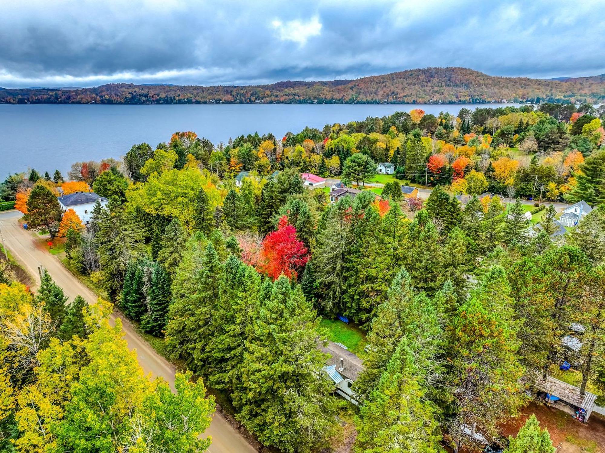 Your Cozy Cabin Retreat Saint-Remi-d'Amherst Экстерьер фото
